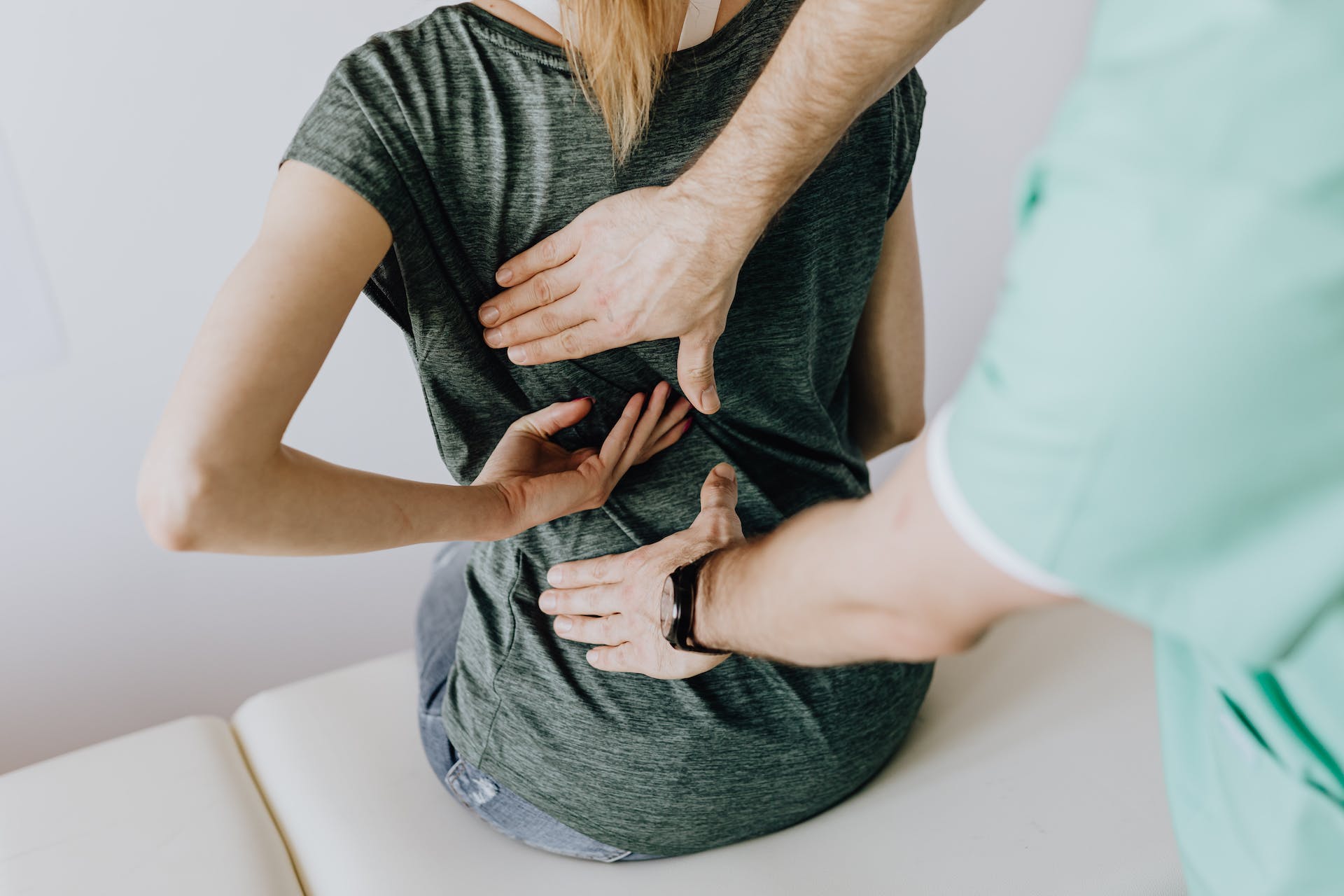 Hip vs. Back Pain: Tips for Accurate Diagnosis and Treatment | DMOS
